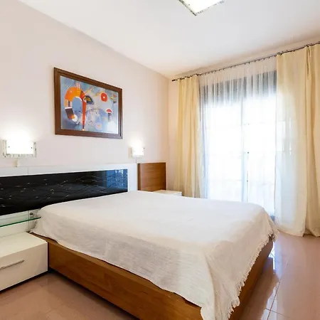 Daire Bahia Del Duque Peacefull & Spacious